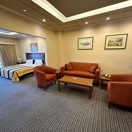 Le Crillon Hotel บรามมานา ภายนอก รูปภาพ