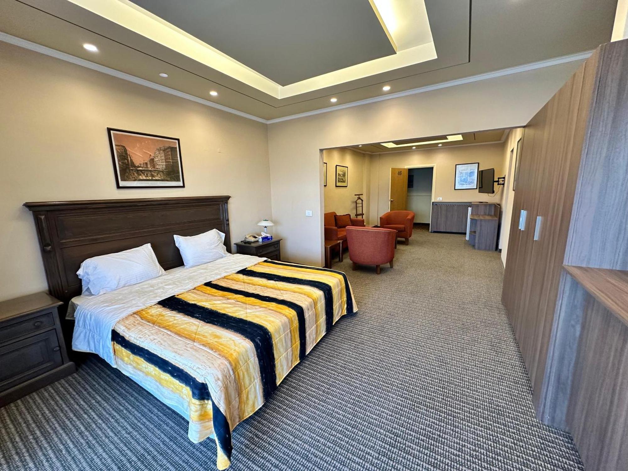 Le Crillon Hotel บรามมานา ภายนอก รูปภาพ