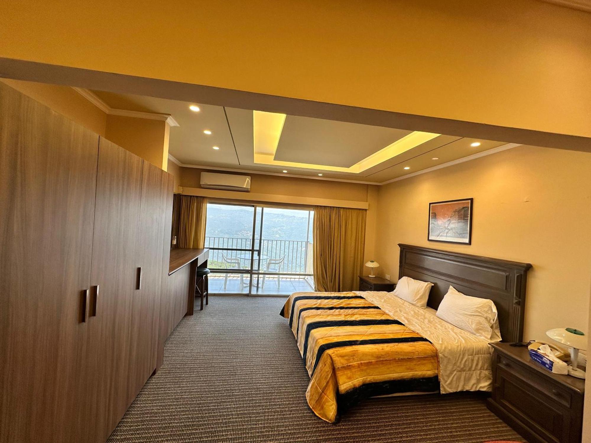 Le Crillon Hotel บรามมานา ภายนอก รูปภาพ