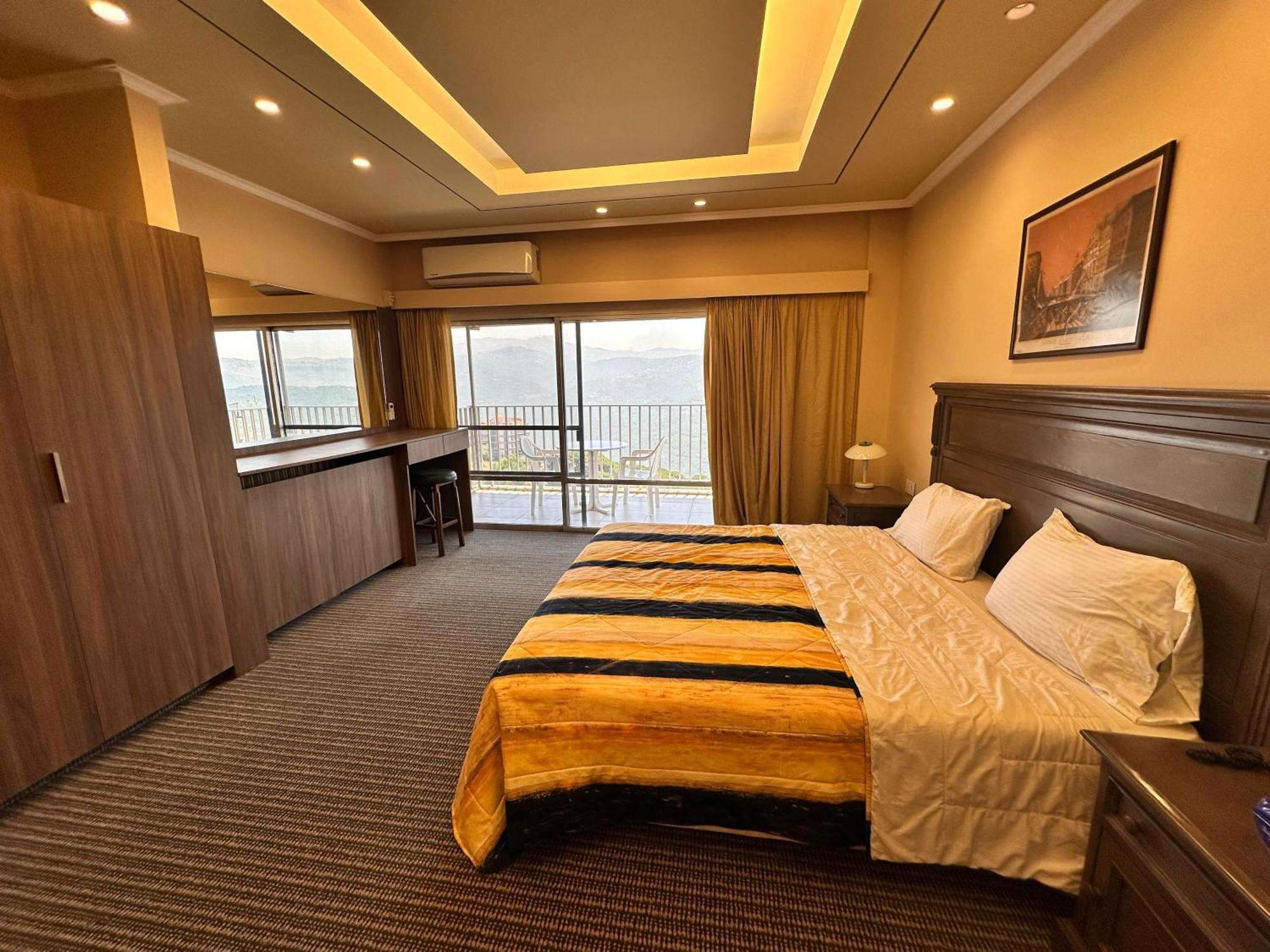 Le Crillon Hotel บรามมานา ภายนอก รูปภาพ